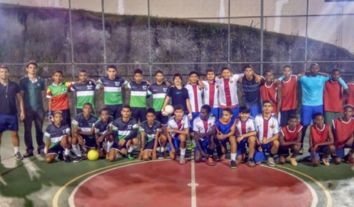 Projeto de futsal para crianças carentes de Salvador.
