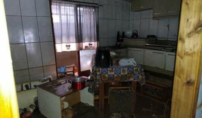 Ajuda na casinha da Tia Ema, foi levada pela enchente