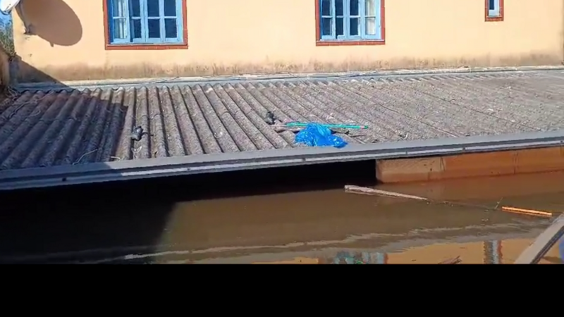 Reforma enchente perda total