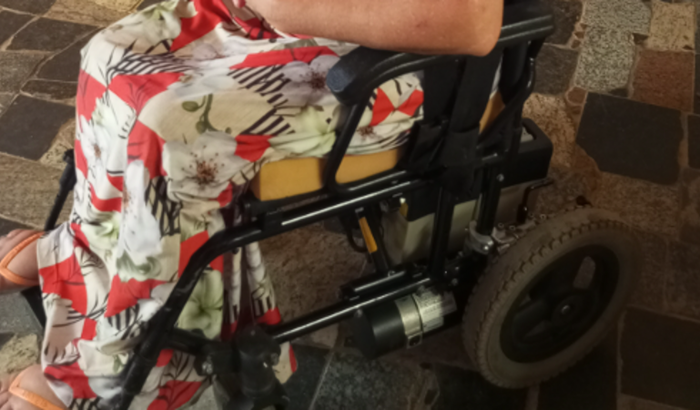Ajuda a compra bateria pra cadeira de rodas motorizada