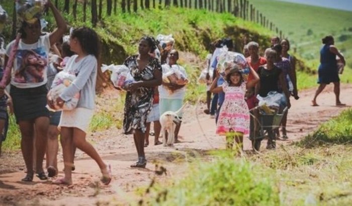 Vaquinha ajudar famílias carentes ajuda o próximo 