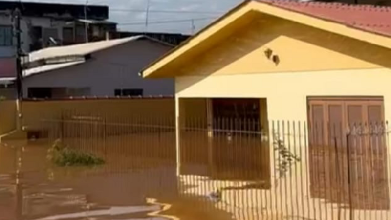 Ajuda para reconstruir a casa da vó Cema e o Atelier da DiGorety