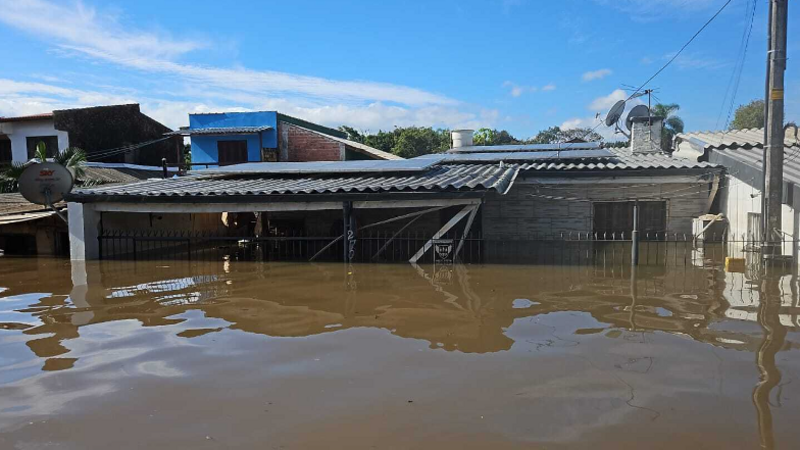 Ajuda para reconstruir a casa da família do Will após as chuvas no RS / Help Will to rebuild his mom's house after flood