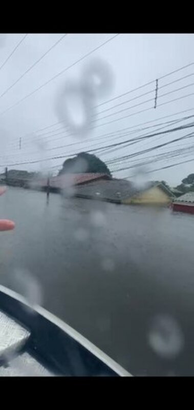 Solidariedade  para recomeçar após enchente - Porto Alegre