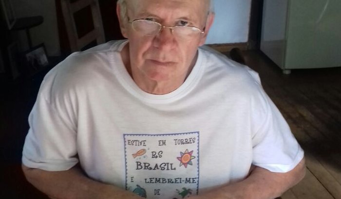 AJUDE TIO VESTRE