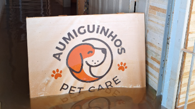 Ajude a Tia Lay a Reconstruir a Creche