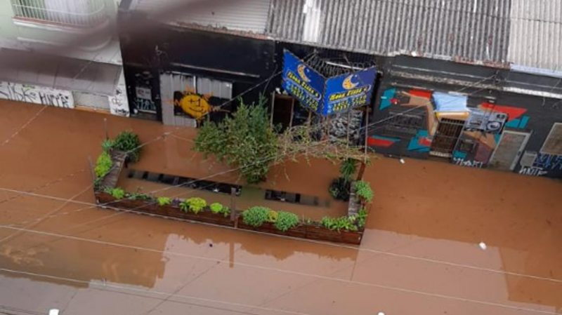 Ajude-nos a reconstruir a Moon Pizza’s