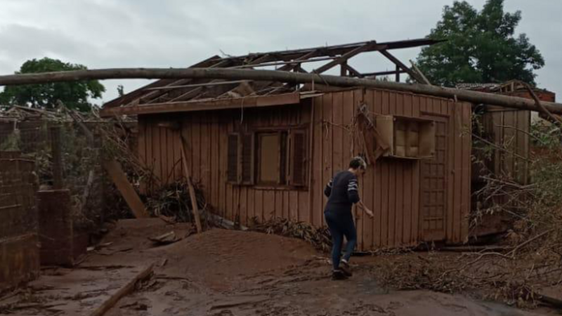 Juntos podemos ajudar uma família por dia no RS 🙏🏻❤️