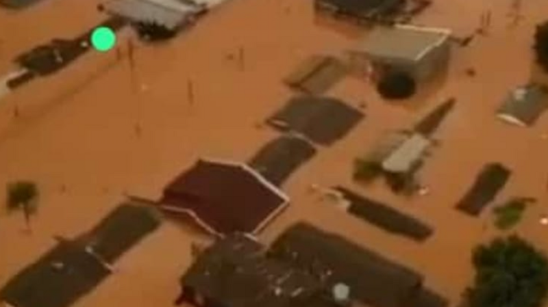 Ajude Adriano a sair da água 