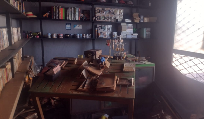 Ajude a bizarre house 