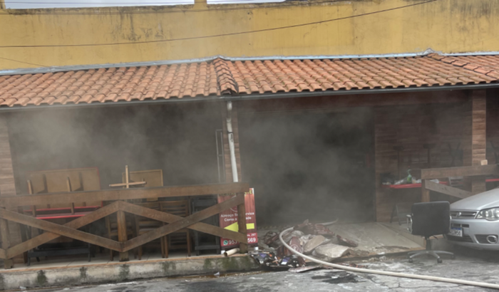 Ajude a Déli Restaurante e pizzaria