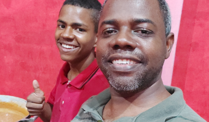 Para comprar uma máquina de embalar doce para mim poder criar meus 5 filhos.