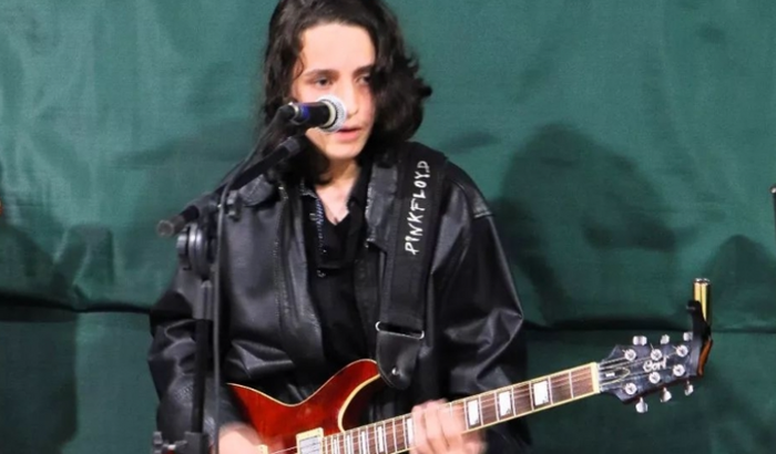 Guitarra cacau santos aniversário para uma criança 