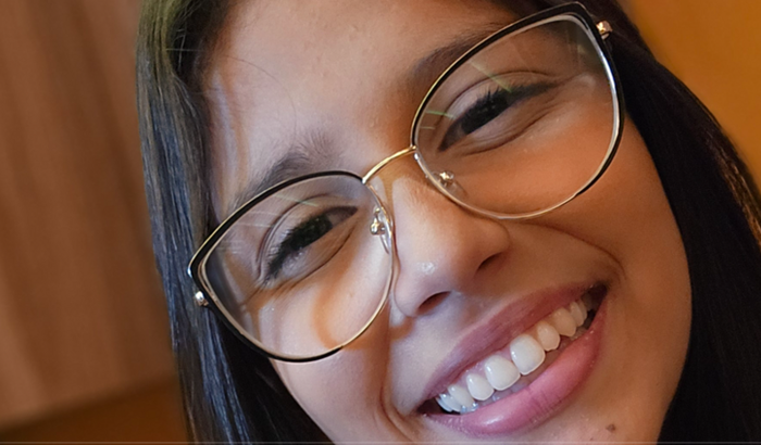 Uma mão amiga. Ajude a fazer os 15 anos de minha filha.