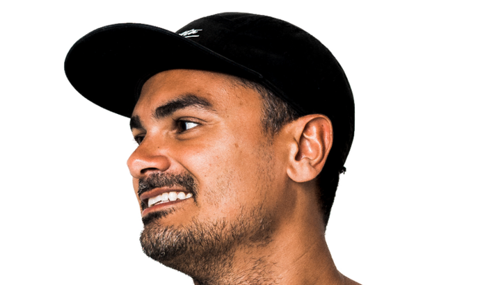 Apoie o Léo a recuperar seus equipamentos