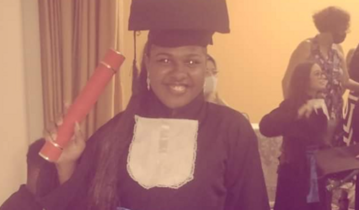 Me ajude a custear meus estudos ♥
