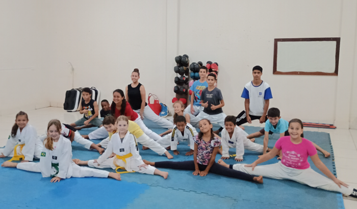 25 Atletas no estadual de Taekwondo