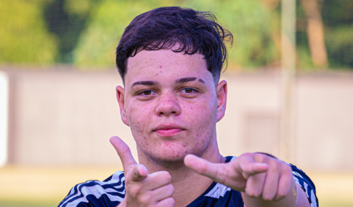 Ajude o Edson a pagar  a viagem para o campeonato que sera disputado na Espanha 