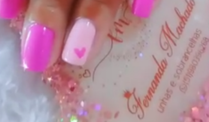 Ajude Fernanda manicure 