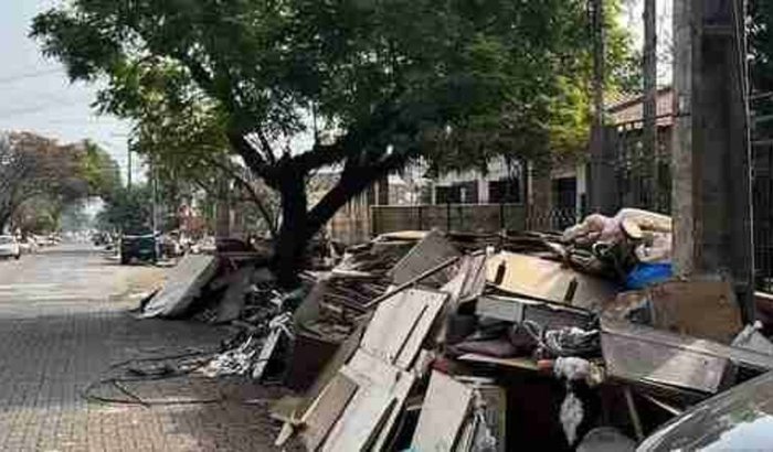 Reconstrução da casa Pai da Helena