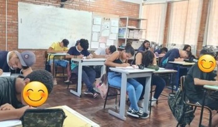 Material escolar para alunos atingidos pela enchente.