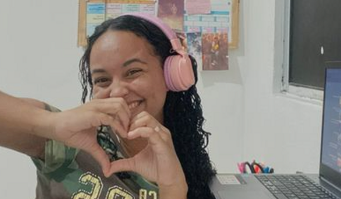 AJUDE UMA CONCURSEIRA DESEMPREGADA