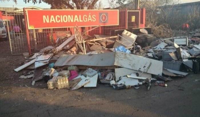 Ajude-nos a reconstruir nossa casa e nosso comércio.