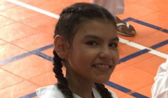 Ajude Yasmin atleta de Taekwondo .