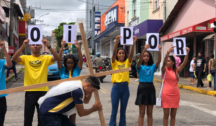 Ajudar Jovens irem ao Acamp Jovem