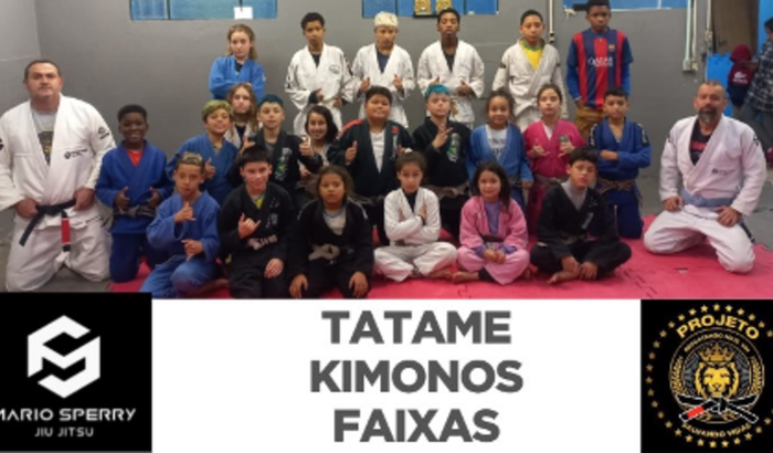 Tatame e Kimonos para o Projeto Social Resgatando Mais Um