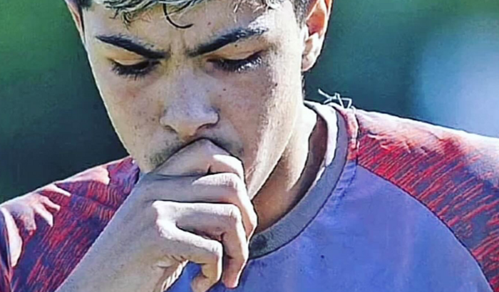 Ajude me a comprar meu uniforme para continuar meu sonho 