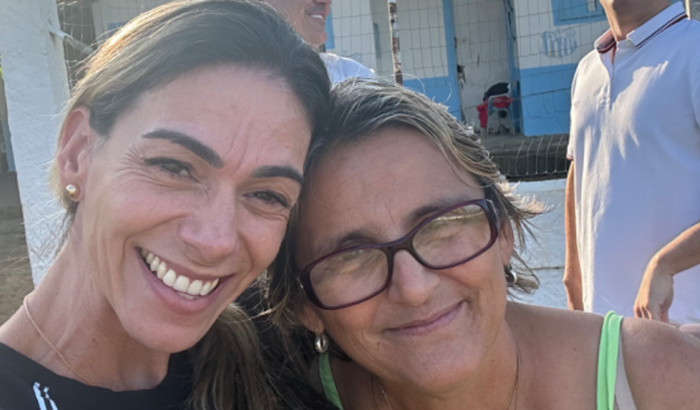 Proporcionar alimentos as crianças carentes