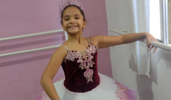 Ajudar nos custos da minha ida a Argentina junto com a Escola Fabiana Ballet, pois fomos convidados para nos apresentar