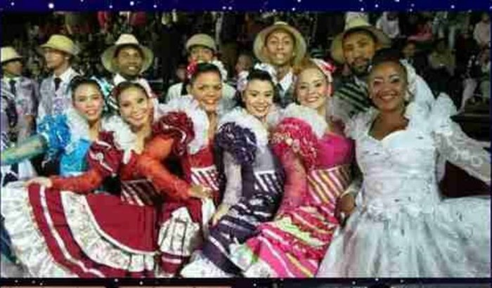 Ajude-nos a pagar nossos vestidos para festa junina 