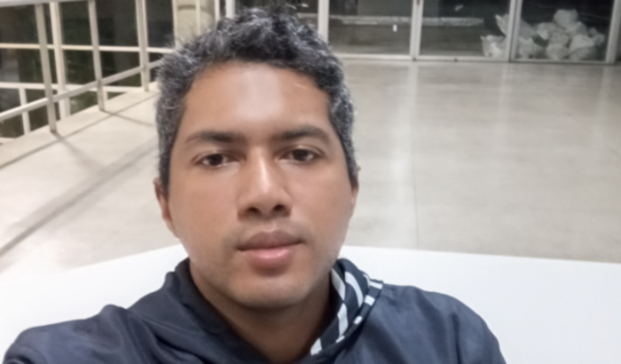 Ajude o João a terminar a faculdade de Engenharia