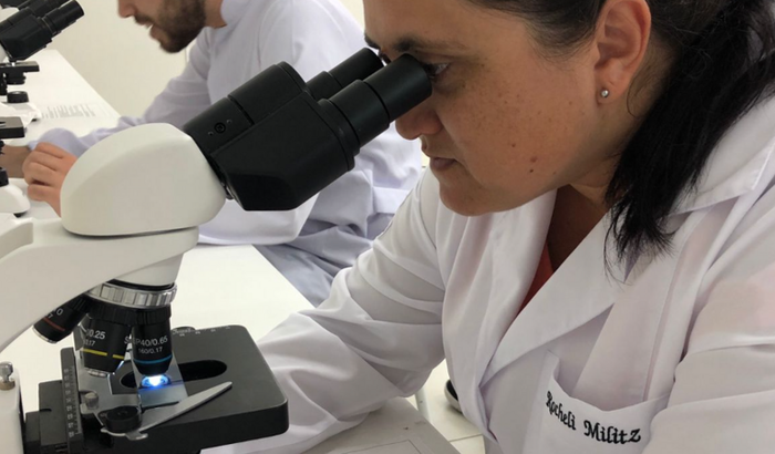 Ajude Rocheli em sua jornada em iniciar a Faculdade de Medicina