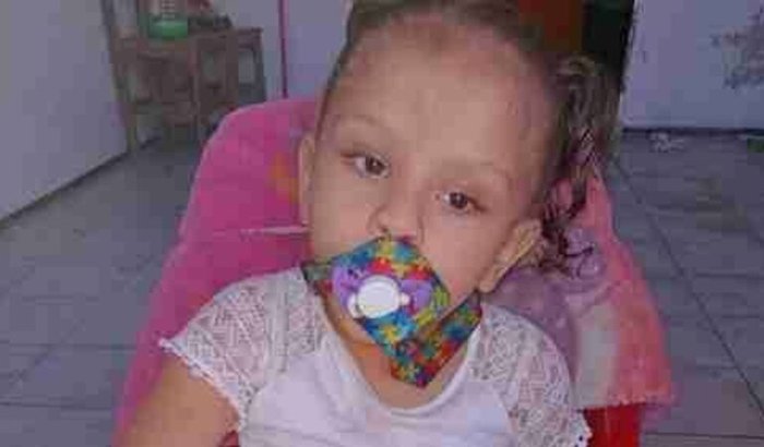 Cadeira de rodas para Laurinha