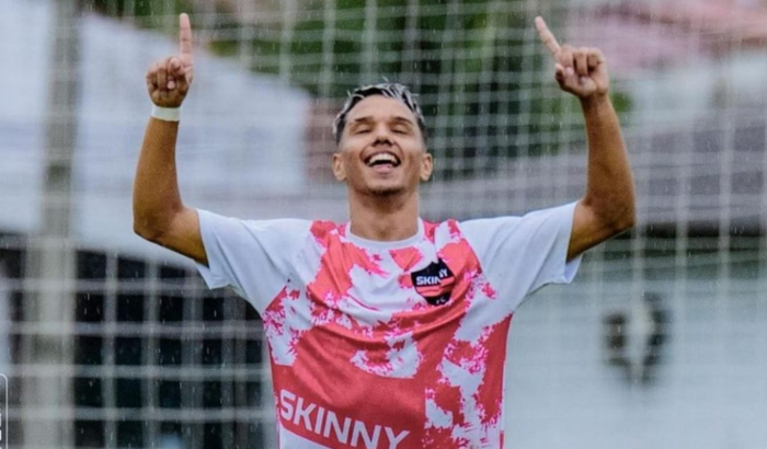 Ajude atleta de futebol 