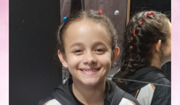 Ajude a Beatriz,  de 9 anos, a participar do mundial de karatê.