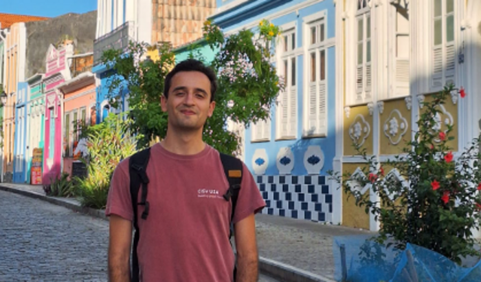 Ajude Mateus a estudar em Londres!