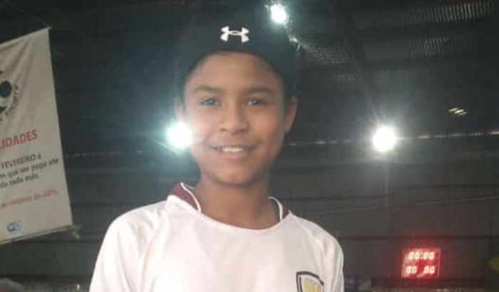 Ajude a Manu a participar da peneira no Santos