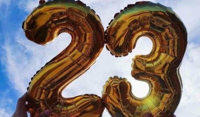 Feliz 23 aninhus 