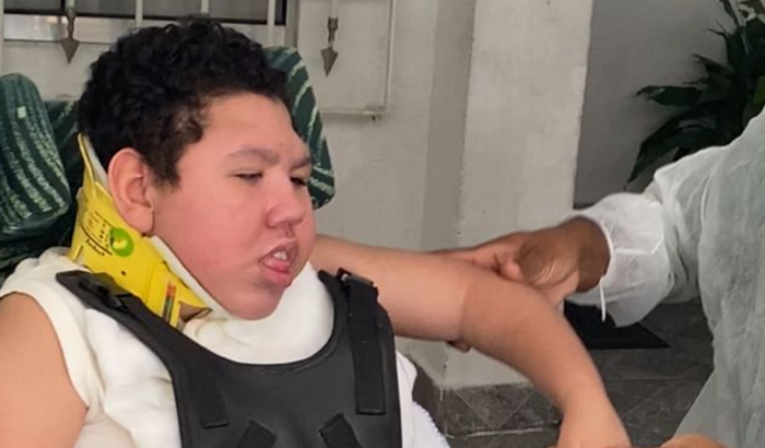 Ajude o Matheuszinho, à comprar cadeira de banho especial, para a deficiência dele!!