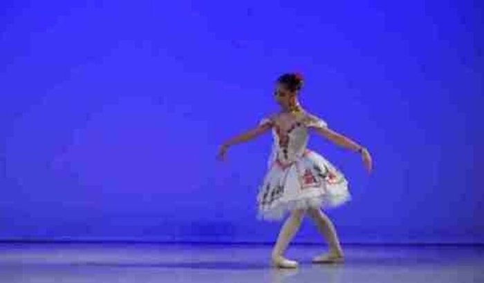 Uma bailarina a viajar para á Argentina 