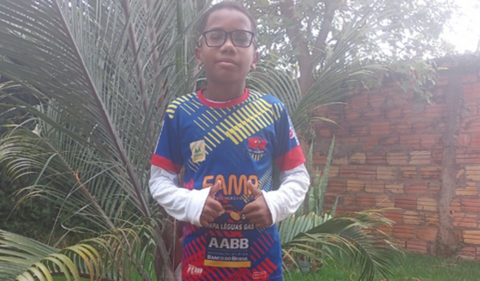 Sou Luiz Eduardo queria contar para ajuda de meu sonho fui escolhido para viajar para a avaliação do Fluminense no RJ 