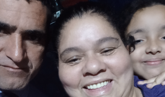 do do meu irmão desde do meu 17 anos desde esse tempo parei minha vida  como não posso trabalha preciso d uma salgadeira