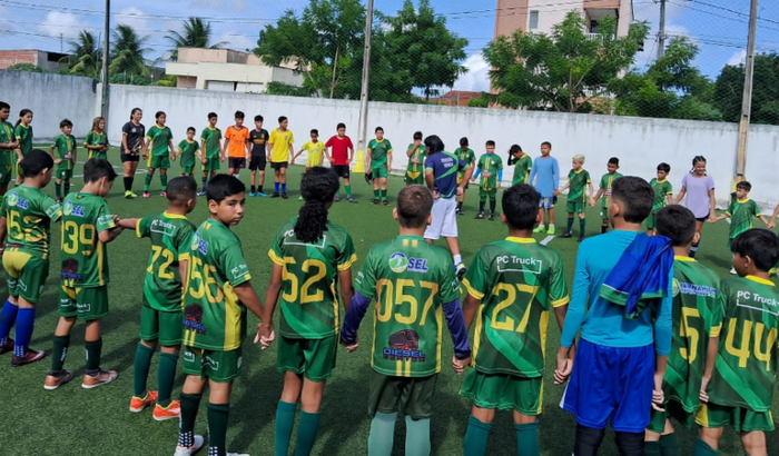 RENOVO ESCOLA DE FUTEBOL