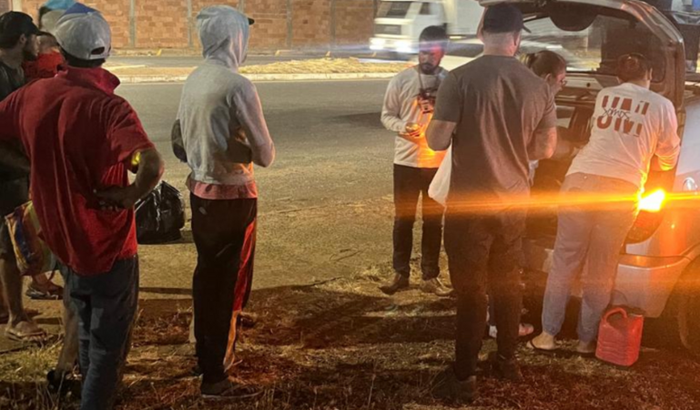 Estamos precisando de um caldeirão de 100 litros para realizar o preparo de sopa para pessoas em situação de rua . 