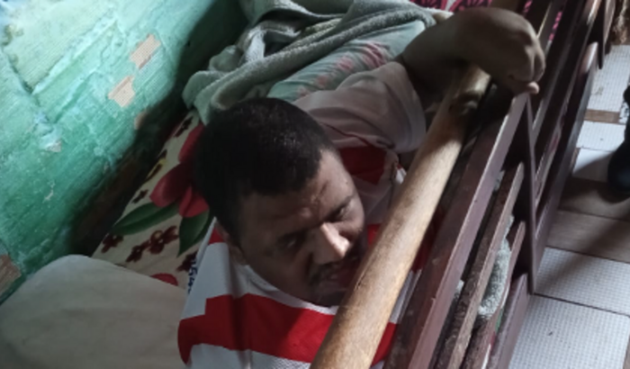 Ajuda para comprar uma cama hospitalar e cadeira de banho.