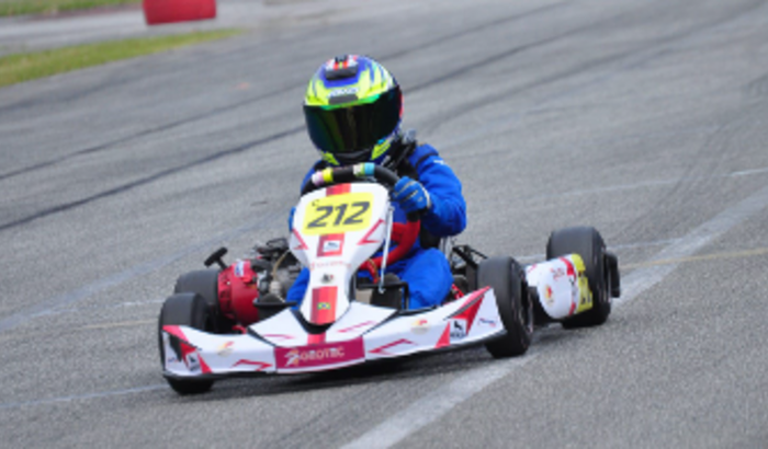 Ajude o Lucas nas Competições  de Kart 